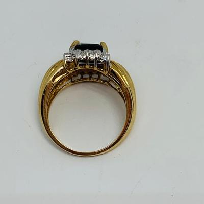 LOT 107: Black Onyx & Diamonds 14K Gold Size 7 Ring - 5 gtw