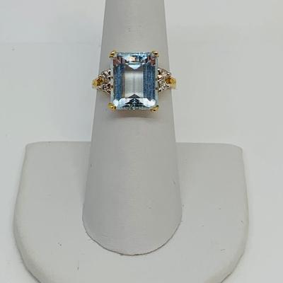 LOT 112: 14K Gold Ring - Topaz w/ Diamonds - Size 7 - 4.08 gtw