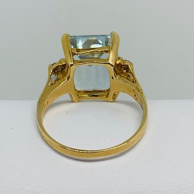 LOT 112: 14K Gold Ring - Topaz w/ Diamonds - Size 7 - 4.08 gtw