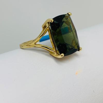 LOT 123: Green Tourmaline 14K Gold Ring - Size 7.5 - 3.87 gtw