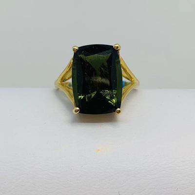 LOT 123: Green Tourmaline 14K Gold Ring - Size 7.5 - 3.87 gtw