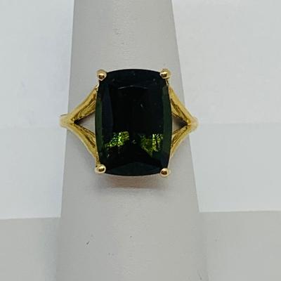 LOT 123: Green Tourmaline 14K Gold Ring - Size 7.5 - 3.87 gtw