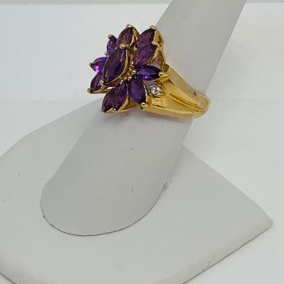 LOT 125: Amethyst Cluster Ring 10K Gold Size 7 - 5.7 gtw