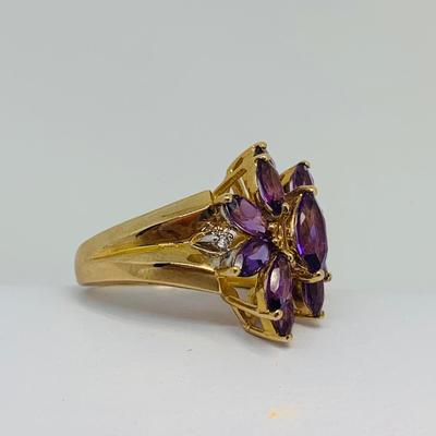 LOT 125: Amethyst Cluster Ring 10K Gold Size 7 - 5.7 gtw