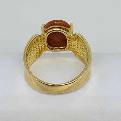 LOT 130: Orange Jade 10K Gold Ring - Size 8.5 - 5.31 gtw