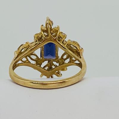 LOT 134: 10K Gold Ring - Tanzanite & CZ - Size 7 - 3.93 gtw