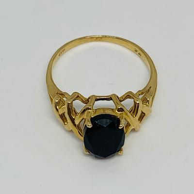 LOT 136: Black Onyx Size 7.5 14K Gold Ring - 2.54 gtw