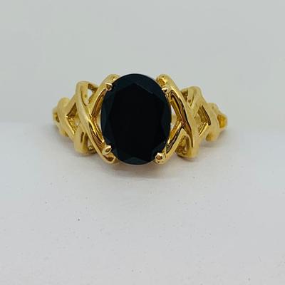 LOT 136: Black Onyx Size 7.5 14K Gold Ring - 2.54 gtw
