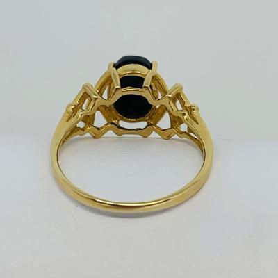 LOT 136: Black Onyx Size 7.5 14K Gold Ring - 2.54 gtw
