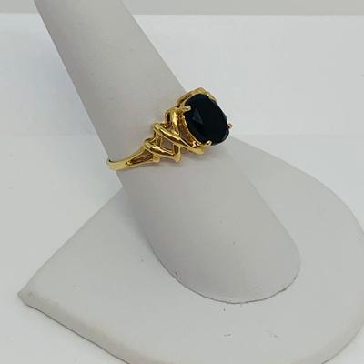 LOT 136: Black Onyx Size 7.5 14K Gold Ring - 2.54 gtw