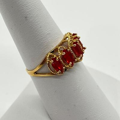 LOT 141: Padparadscha Sapphire 10K Gold Ring - Size 7 - 2.11 gtw