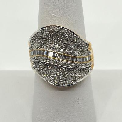 LOT 148: 14K Gold Diamond Cluster Ring - Size 8.5 - 8.64 gtw