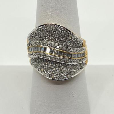 LOT 148: 14K Gold Diamond Cluster Ring - Size 8.5 - 8.64 gtw