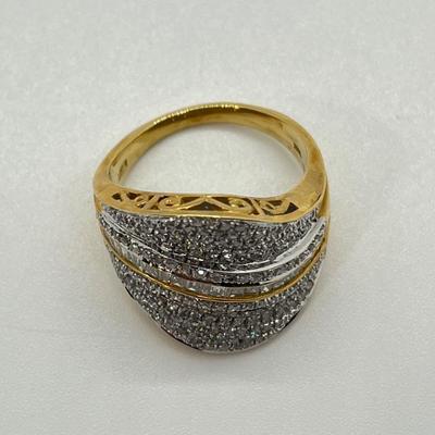LOT 148: 14K Gold Diamond Cluster Ring - Size 8.5 - 8.64 gtw