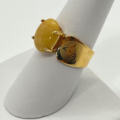 LOT 149: Yellow Jade 10K Gold Size 8 Ring - 5.33 gtw
