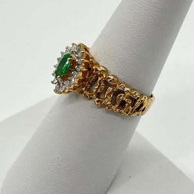 LOT 150: 18K Gold Marquis Cut Emerald Ring w/Diamond Halo - Size 7 - 4.32 gtw