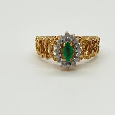 LOT 150: 18K Gold Marquis Cut Emerald Ring w/Diamond Halo - Size 7 - 4.32 gtw