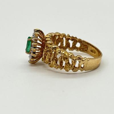 LOT 150: 18K Gold Marquis Cut Emerald Ring w/Diamond Halo - Size 7 - 4.32 gtw
