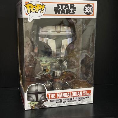 FUNKO ~ Pop ~ Star Wars ~ The Mandalorian With The Child