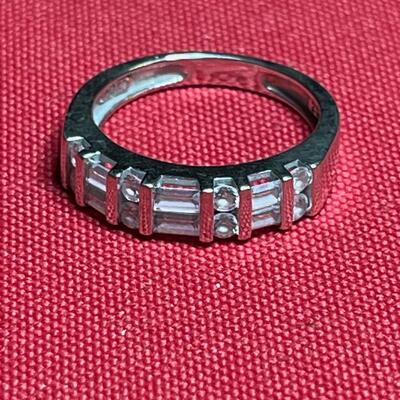 Designer ring .925 / stones size 8