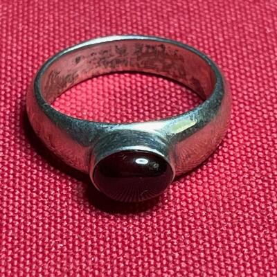 Sterling ring / black onyx ring size 8