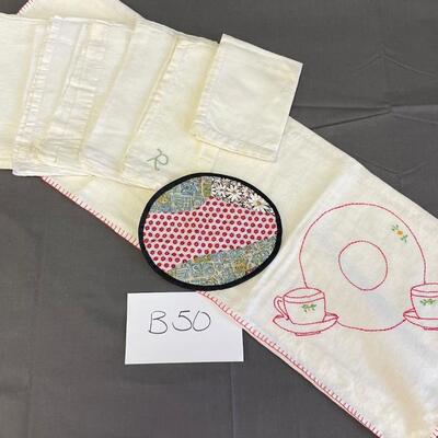 Sq tablecloth/napkins