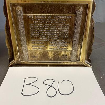 Red, white and blue/Mt Rushmore bank