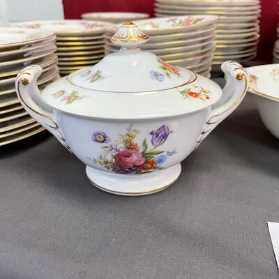 Vtg. Aladdin Dresden fine china