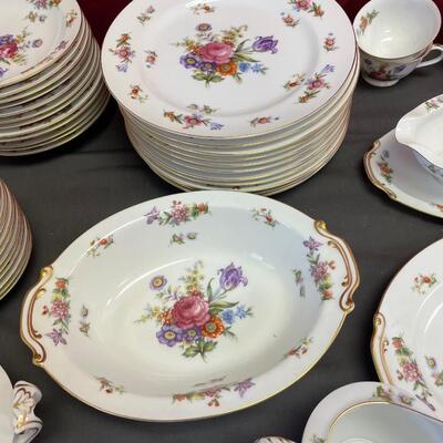 Vtg. Aladdin Dresden fine china