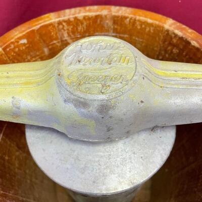 White mountain ice cream freezer