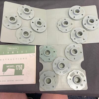 Kenmore sewing machine/case/buttonhole