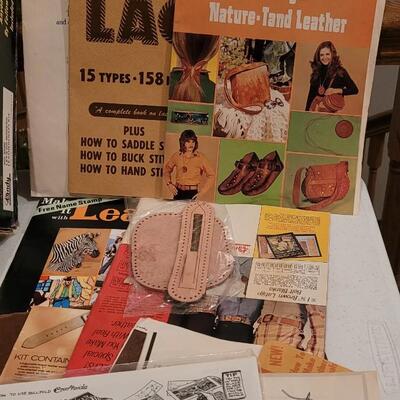Lot 128: Vintage TANDY Modern Leathercraft Beginners Kit