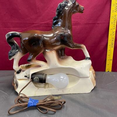 Vintage brown horse mustang ceramic tv lamp