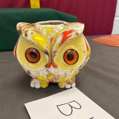 Vintage ceramic owl candle holder