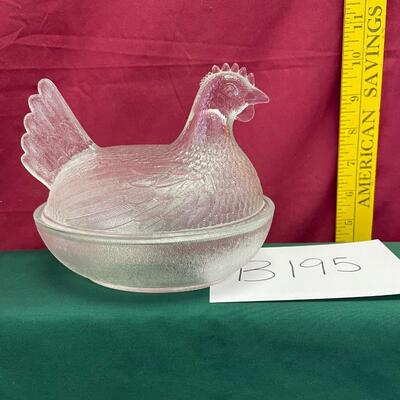 Glass nesting chicken