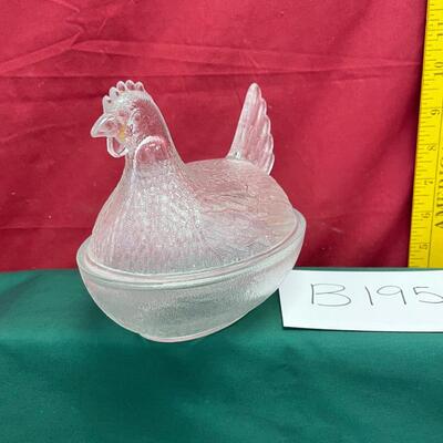 Glass nesting chicken