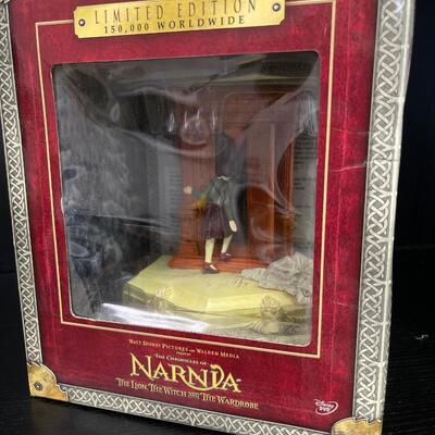 DISNEY ~ The Chronicles Of Narnia ~ Dvd & Bookend Set