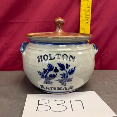 Holton,Ks. Bean pot
