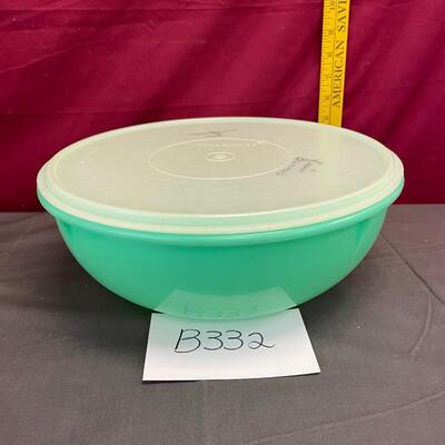 Tupperware 13â€ circumference x 5â€ tall