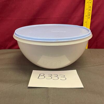 Tupperware 12 cup bowl & lid