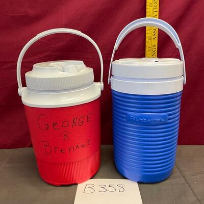2 Rubbermaid water jugs