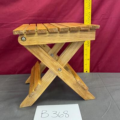 Small table/plant holder