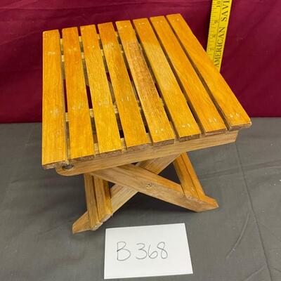 Small table/plant holder