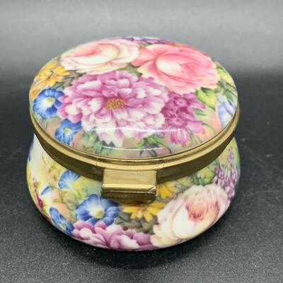 2 Vintage Trinket Pill Boxes English AVONDALE Fine BONE CHINA - 2.5â€ wide x 1â€ high
