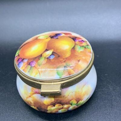2 Vintage Trinket Pill Boxes English AVONDALE Fine BONE CHINA - 2.5â€ wide x 1â€ high