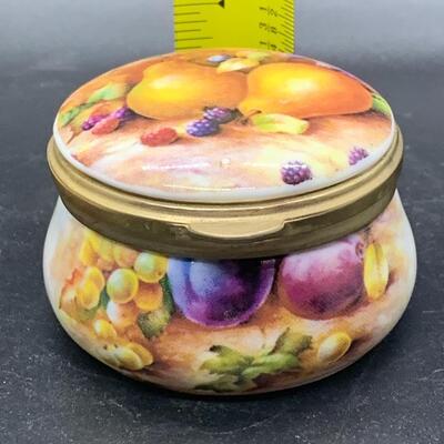 2 Vintage Trinket Pill Boxes English AVONDALE Fine BONE CHINA - 2.5â€ wide x 1â€ high
