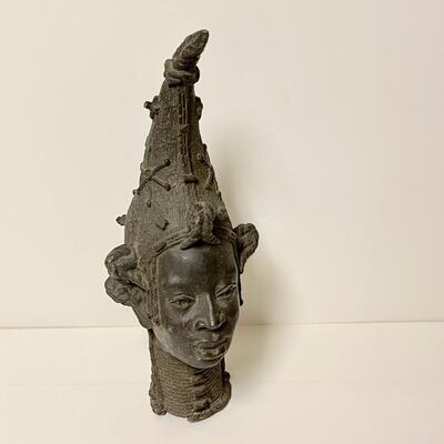 LOT 24  BENIN BRONZE HEAD QUEEN MOTHER WEST AFRICA NIGERA