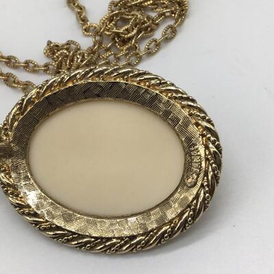 Sarah Coventry Necklace