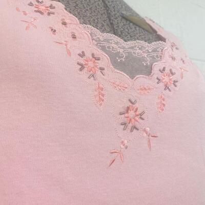 NWT CLASSIC ELEMENTS - DETAILED WOMENâ€™S TOP - SIZE L