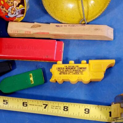 LOT 76  LOT OF OLD TOY NOISE MAKERS